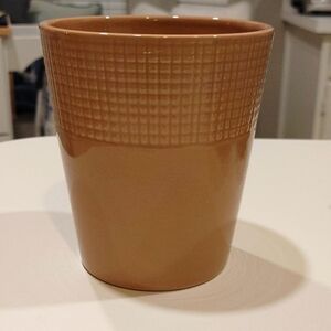 Ceramic planter 5 x 5.5 Tan